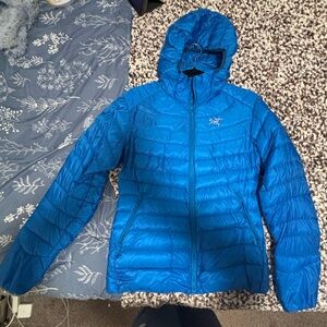 Arc'teryx Women's Vibrant Blue Puffer Jacket